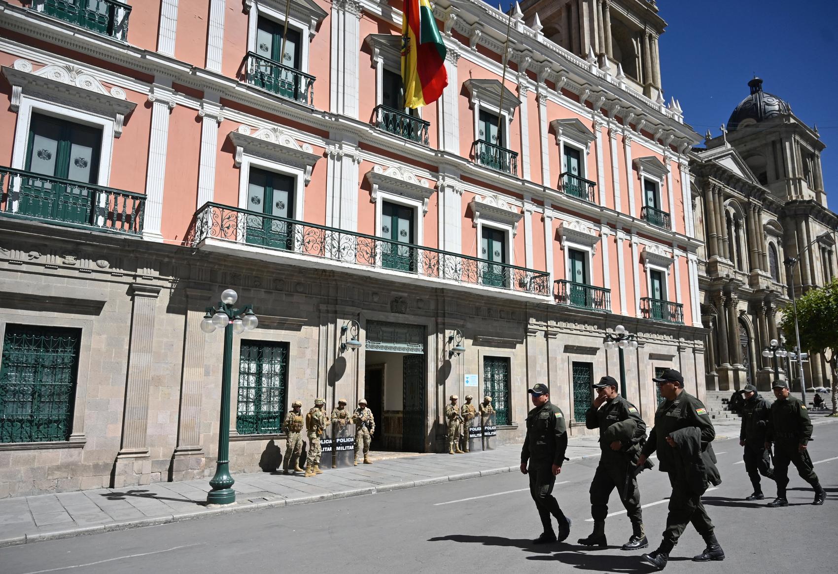 Bolivia plans cabinet shakeup amid protests, dismisses Colombian ambassador Bolivia plans cabinet shakeup amid protests, dismisses Colombian ambassador