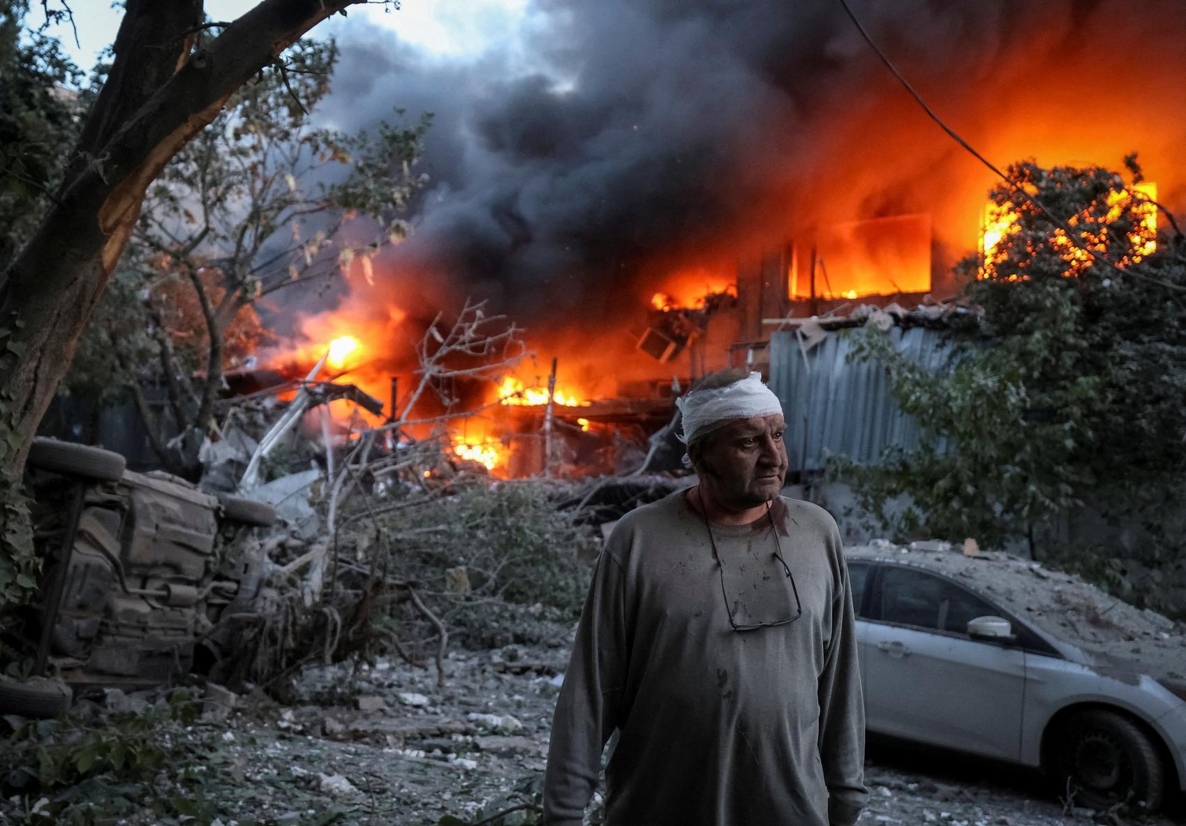 At least 22 killed in Russian attack; Ukrainian president says new assault possible
