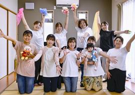 Members of citizens' group Shien