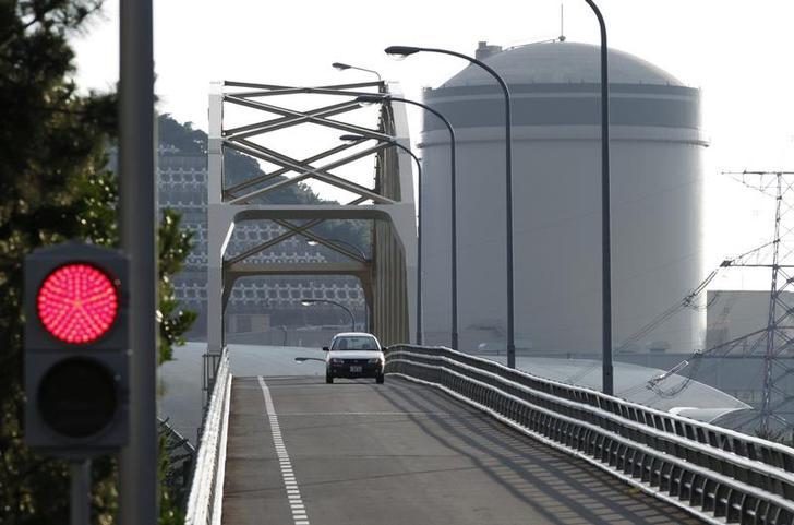 Kansai Electric shuts down Mihama reactor after trouble