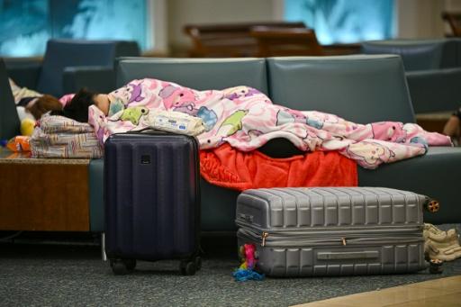 U.S. facing travel chaos as flights cut due to government shutdown